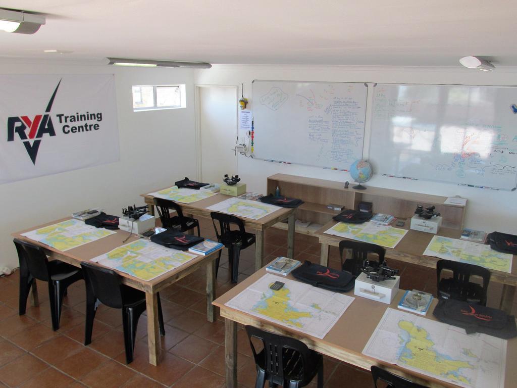 Due South Guest House Langebaan Bagian luar foto