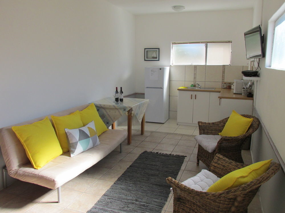 Due South Guest House Langebaan Bagian luar foto